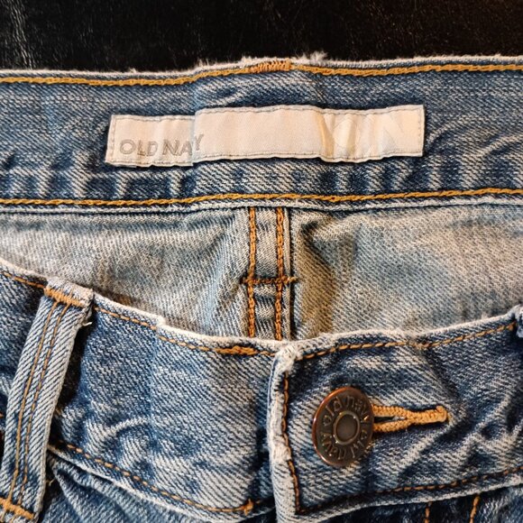 Old Navy Women's Straight Distressed Jeans Size 4 - Picture 3 of 10